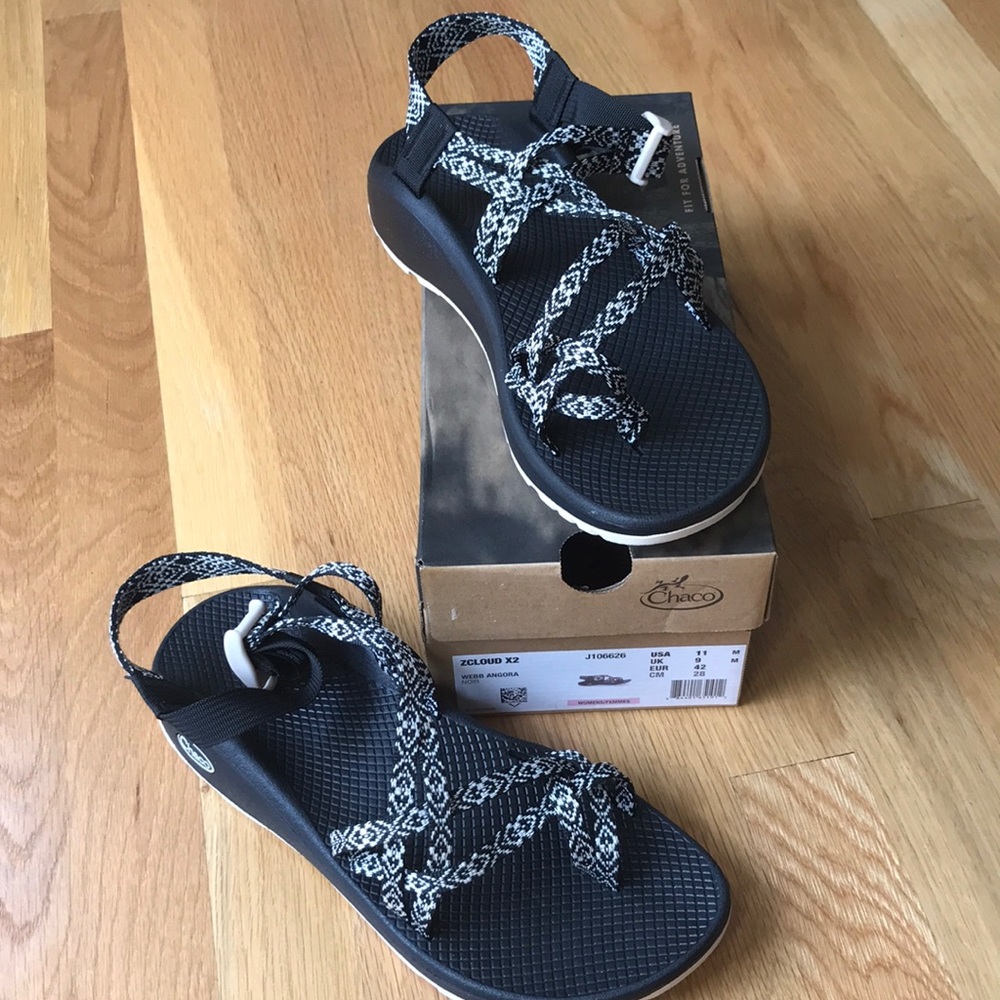 NIB Chaco zCloud X2 Webb Angora Black size 11